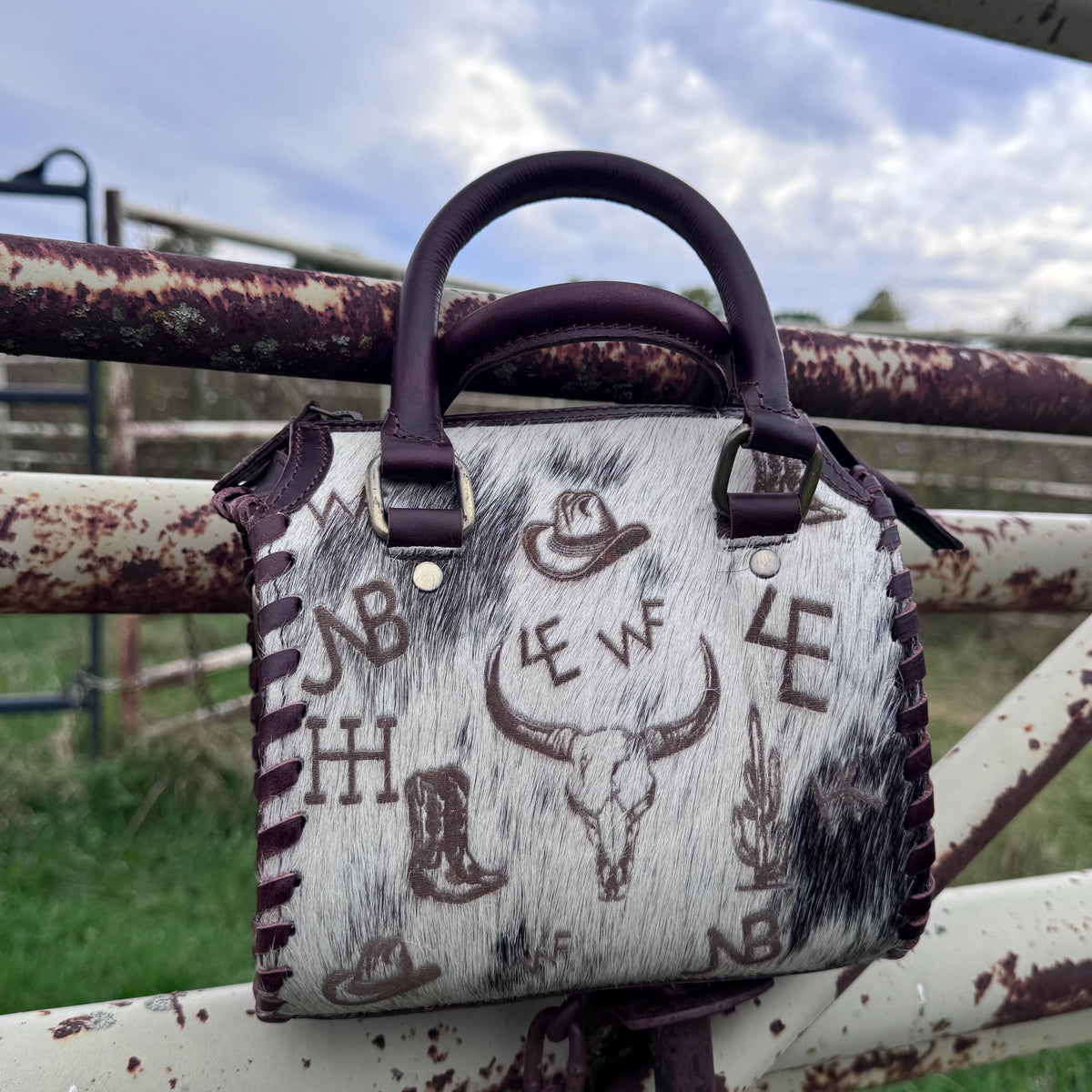 Open Range Western Speedy Genuine Leather Purse with coin purse